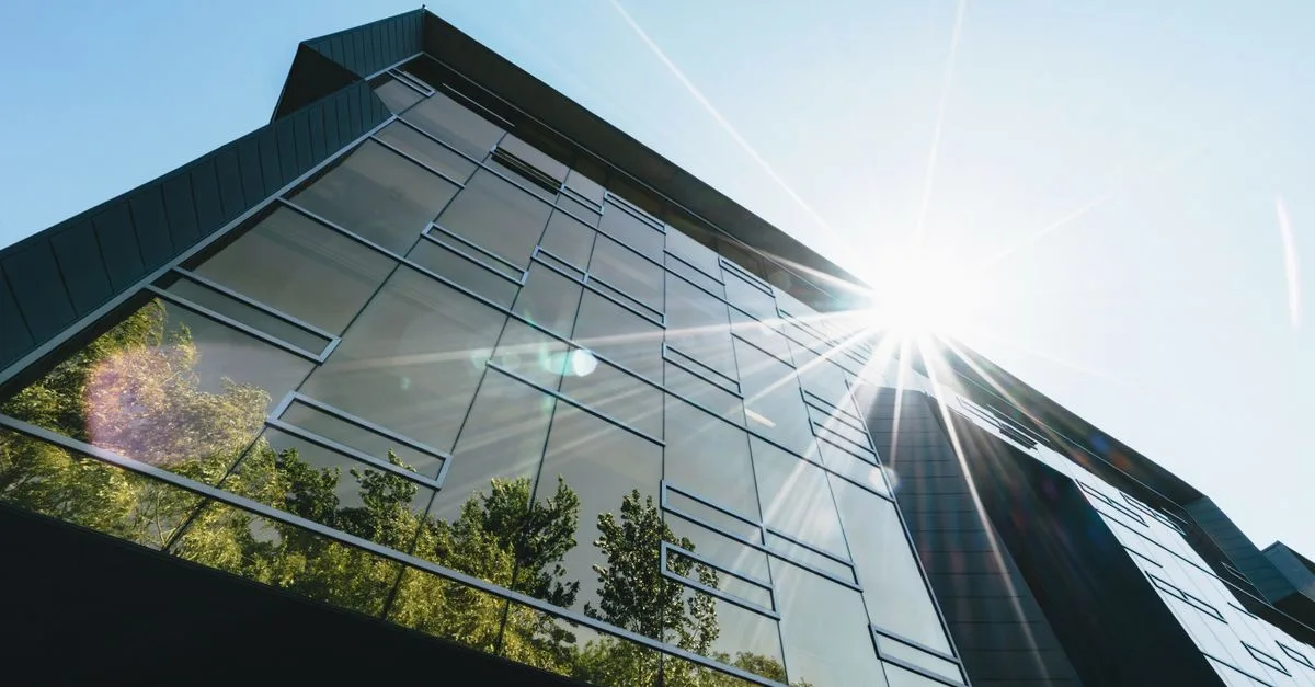 normes de construction écologiques : adoptez des pratiques durables pour réduire l'impact environnemental tout en assurant qualité et efficacité énergétique.